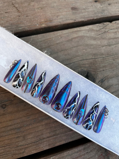 Goddess of Thunder - Color Changing Skull Lightning Black, white and blue color changing False Press-On Nail Extensions 10pcs
