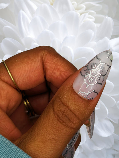 You Grow, Girl - Silver Bridal Chrome Flower and Sheer White Press-On Nail Extensions 10pcs