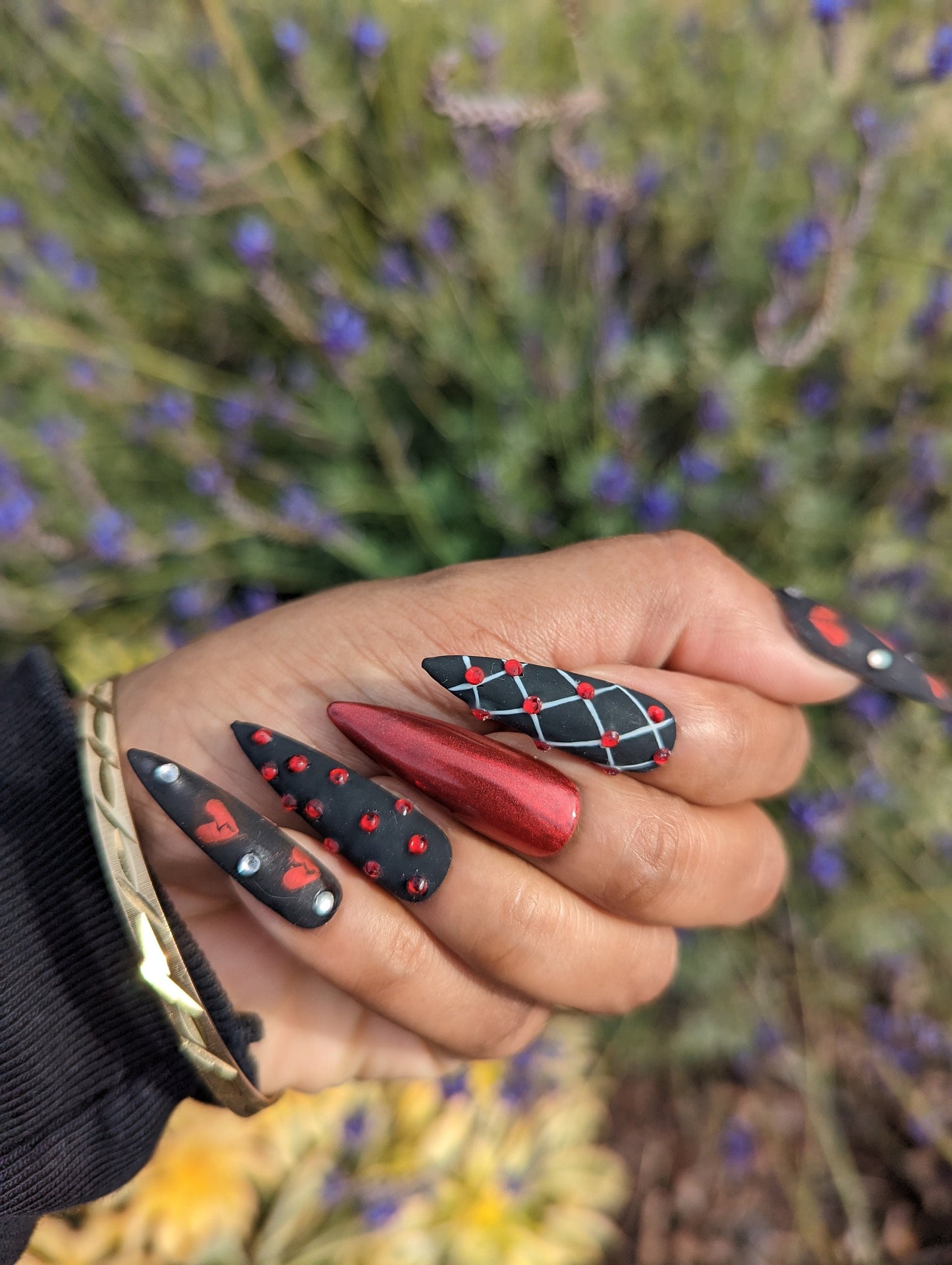 Broken Hearts Club - Broken Heart Black and Red Anti-Valentine's Day Press-On Nail Extensions 10pcs