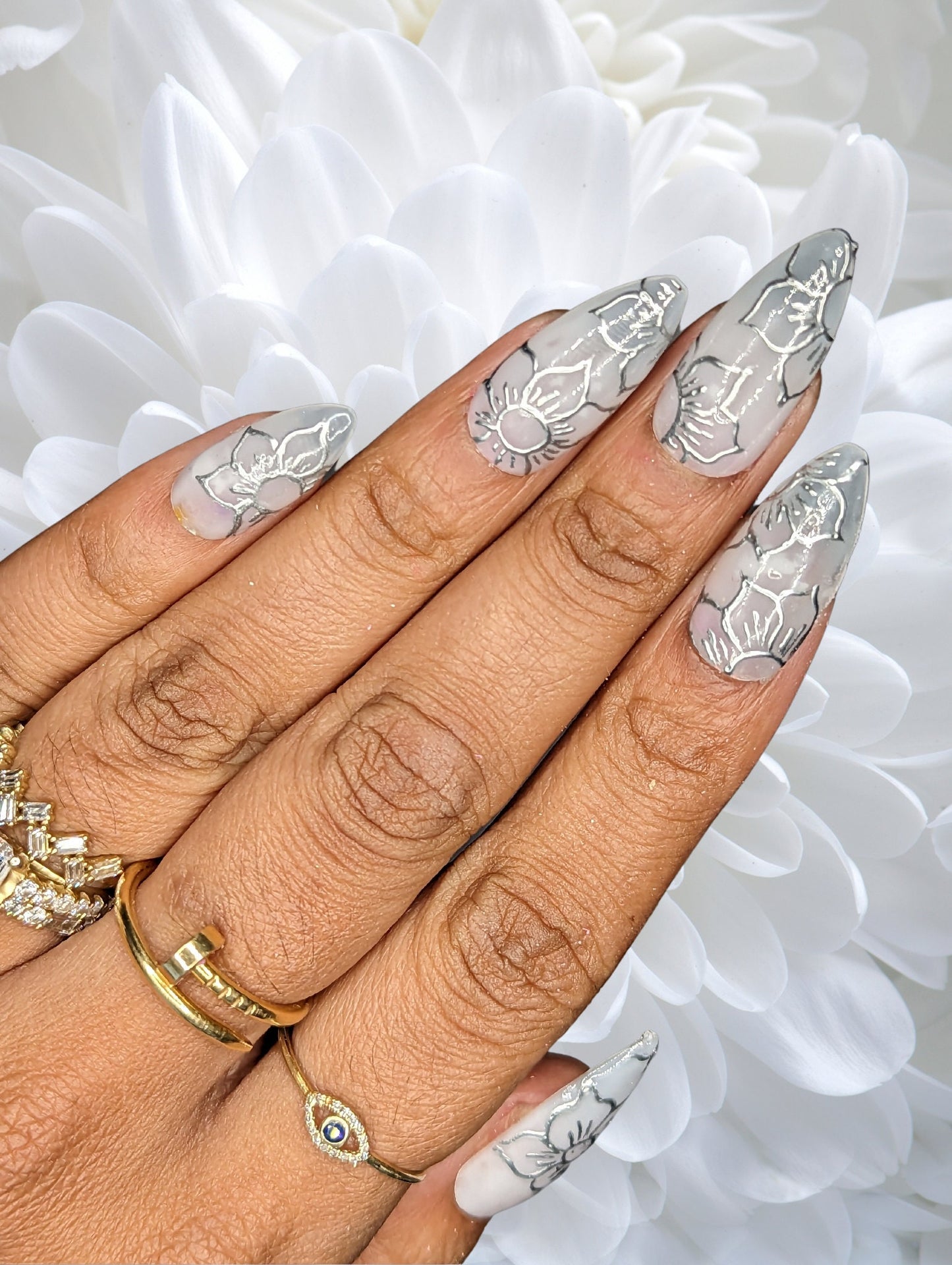 You Grow, Girl - Silver Bridal Chrome Flower and Sheer White Press-On Nail Extensions 10pcs