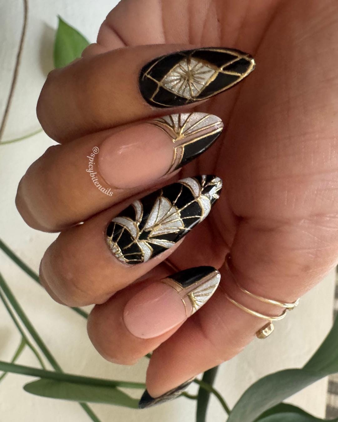 Deco After Dark - Black & White Cat-Eye Gold Chrome Art Deco Press-On Nail Extensions 10pcs