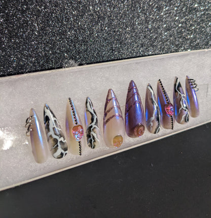 Goddess of Thunder - Color Changing Skull Lightning Black, white and blue color changing False Press-On Nail Extensions 10pcs