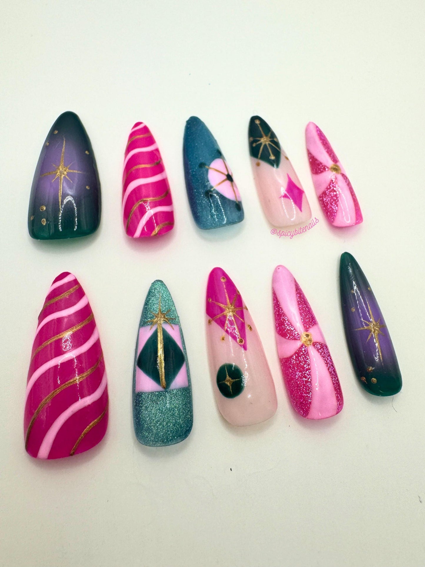 Sugarplum Stardust - Mid-Century Pink and Green Christmas Press-On Nail Extensions 10pcs