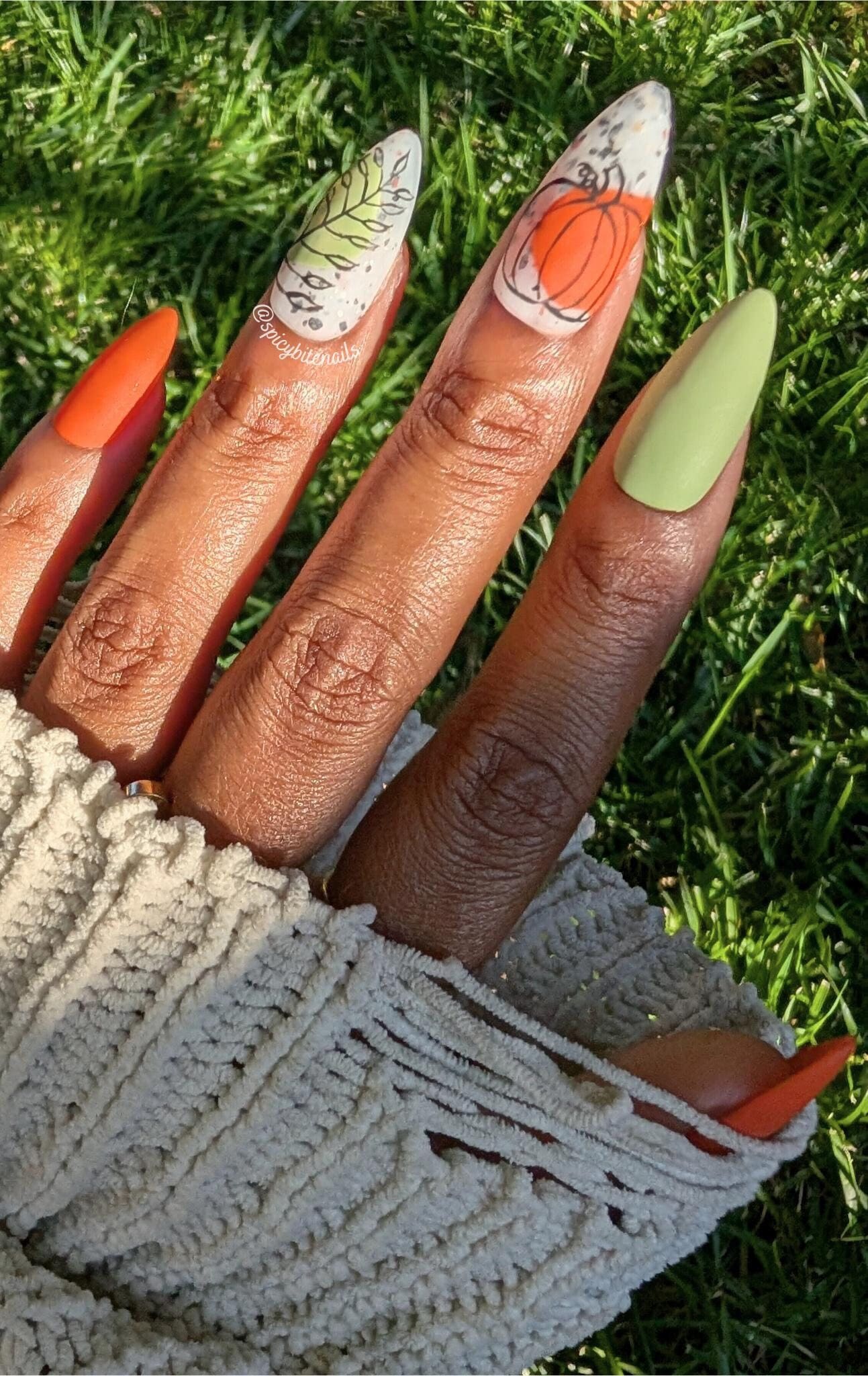 Pumpkin Patch -  Orange, Grass Green and Speckled White Minimalist Fall False Press-On Nail Extensions 10pcs