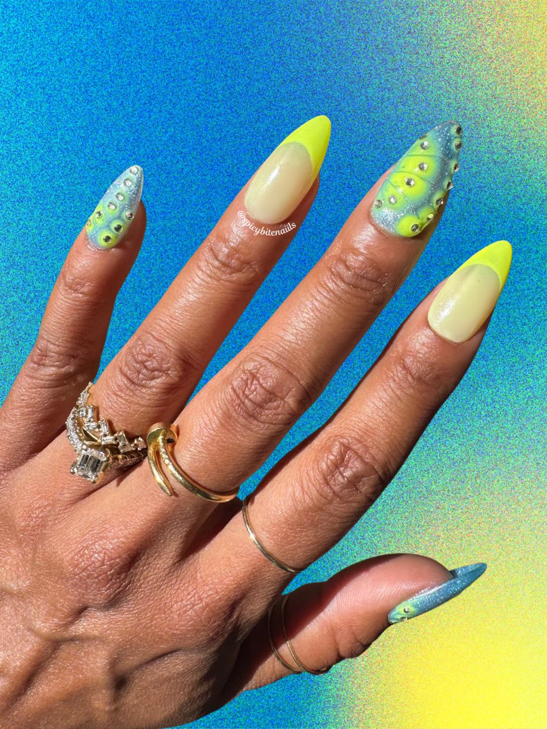 Shock Therapy - Blue and Neon Yellow Rhinestone Blooming Gel Tie-Dye False Press-On Nail Extensions 10pcs