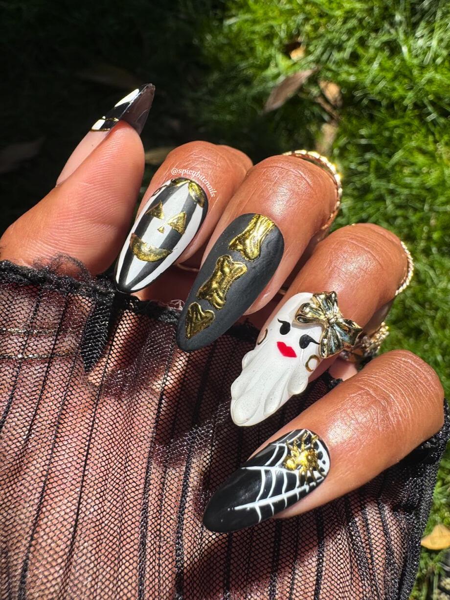 Golden Ghoul - Black and White Gold Chrome Halloween Ghost Press-On Nail Extensions 10pcs